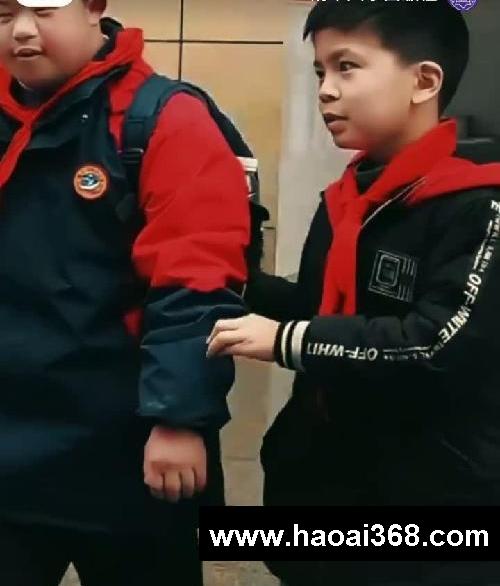 这个世界破破烂烂,总有人在缝缝补补